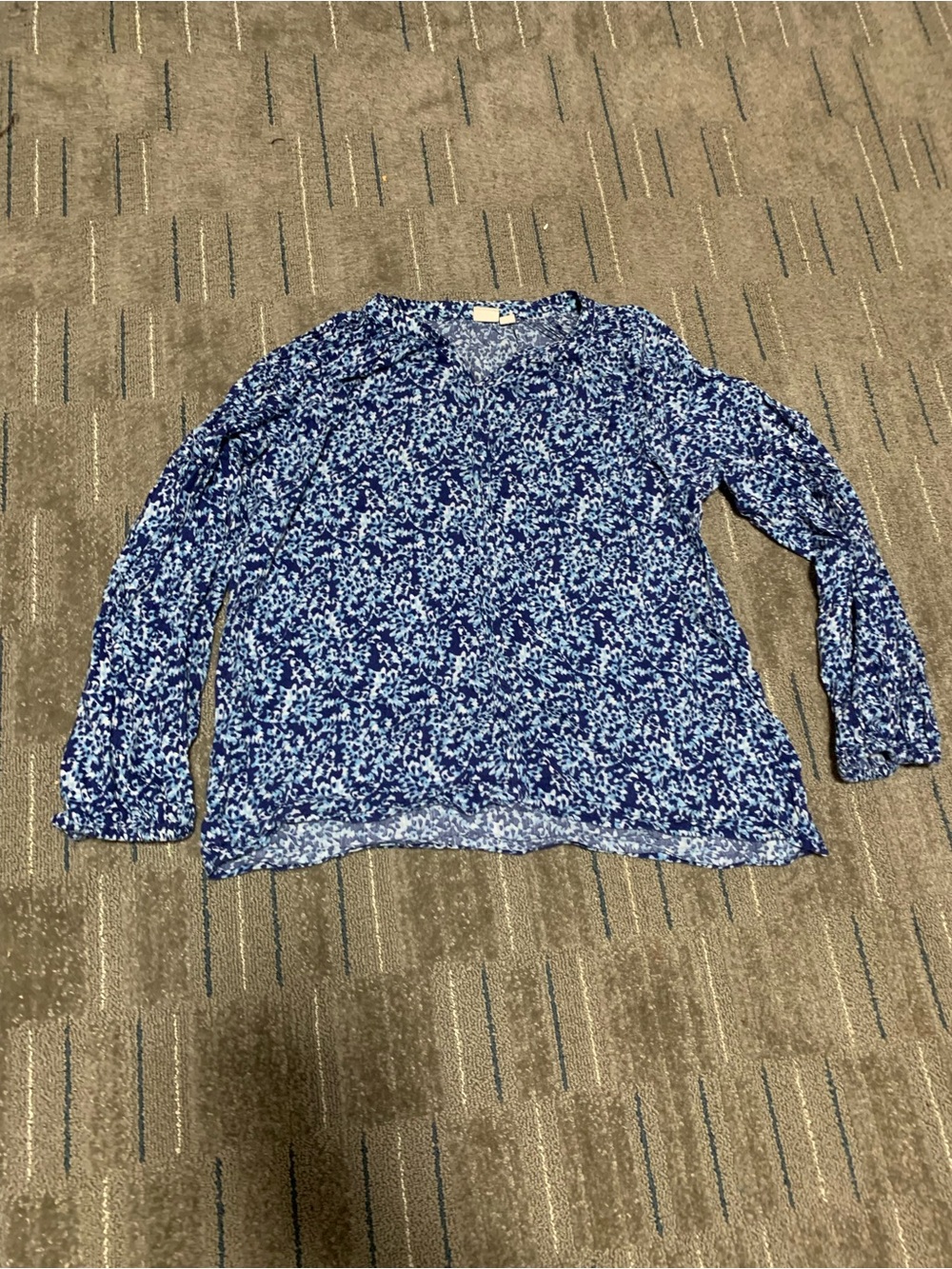GAP Blue Floral Long-Sleeve V-Neck Top